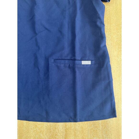 NWT Figs Casma Three-Pocket Scrub Top - Picture 3 of 5